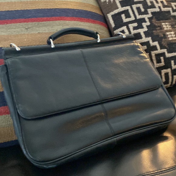 Kenneth Cole REACTION Black Leather Briefcase - Picture 2 of 15